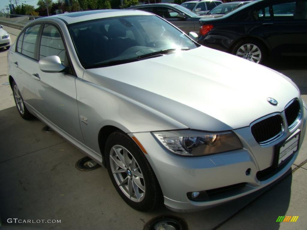 2010 3 Series 328i xDrive Sedan - Titanium Silver Metallic / Black photo #3