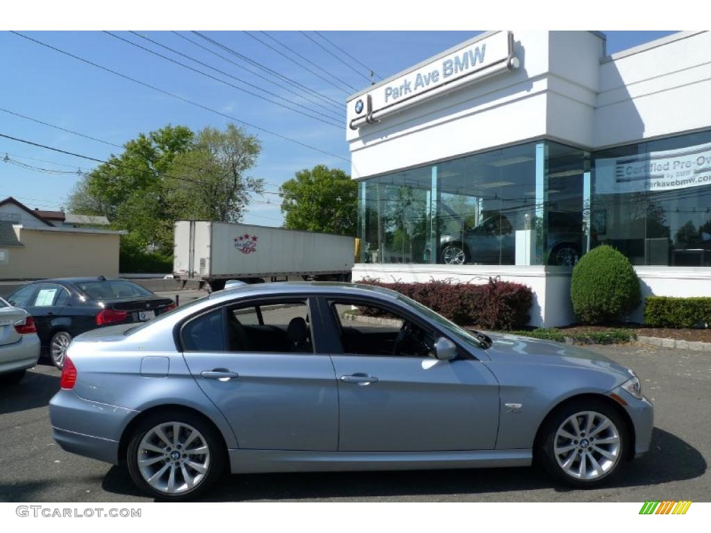 Blue Water Metallic BMW 3 Series