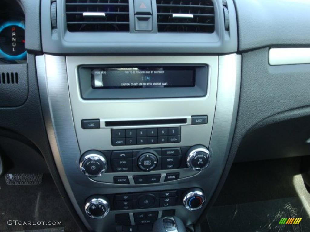 2010 Fusion SE V6 - Tuxedo Black Metallic / Charcoal Black photo #9