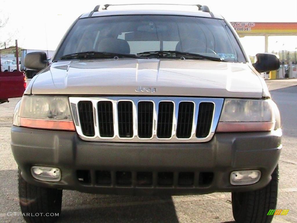 2000 Grand Cherokee Laredo 4x4 - Champagne Pearlcoat / Camel photo #2