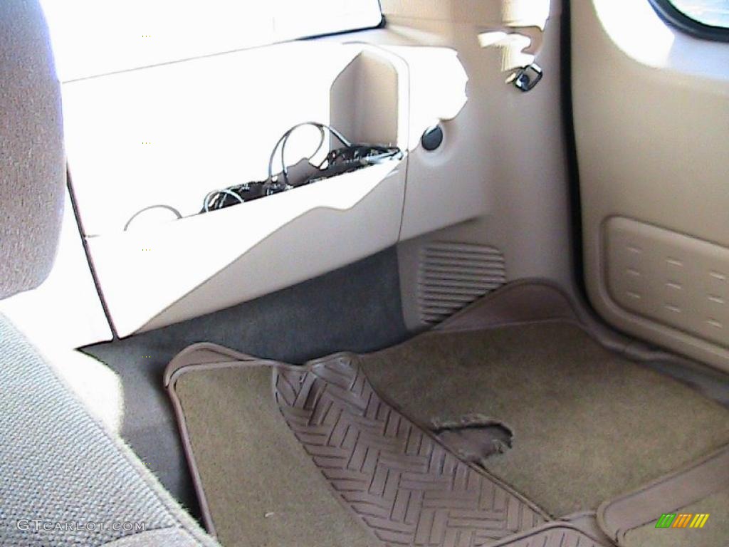 2000 Grand Cherokee Laredo 4x4 - Champagne Pearlcoat / Camel photo #41