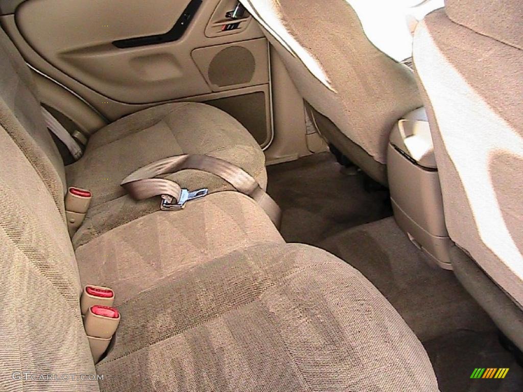 2000 Grand Cherokee Laredo 4x4 - Champagne Pearlcoat / Camel photo #44