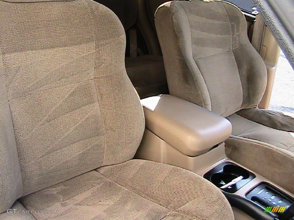 2000 Grand Cherokee Laredo 4x4 - Champagne Pearlcoat / Camel photo #48