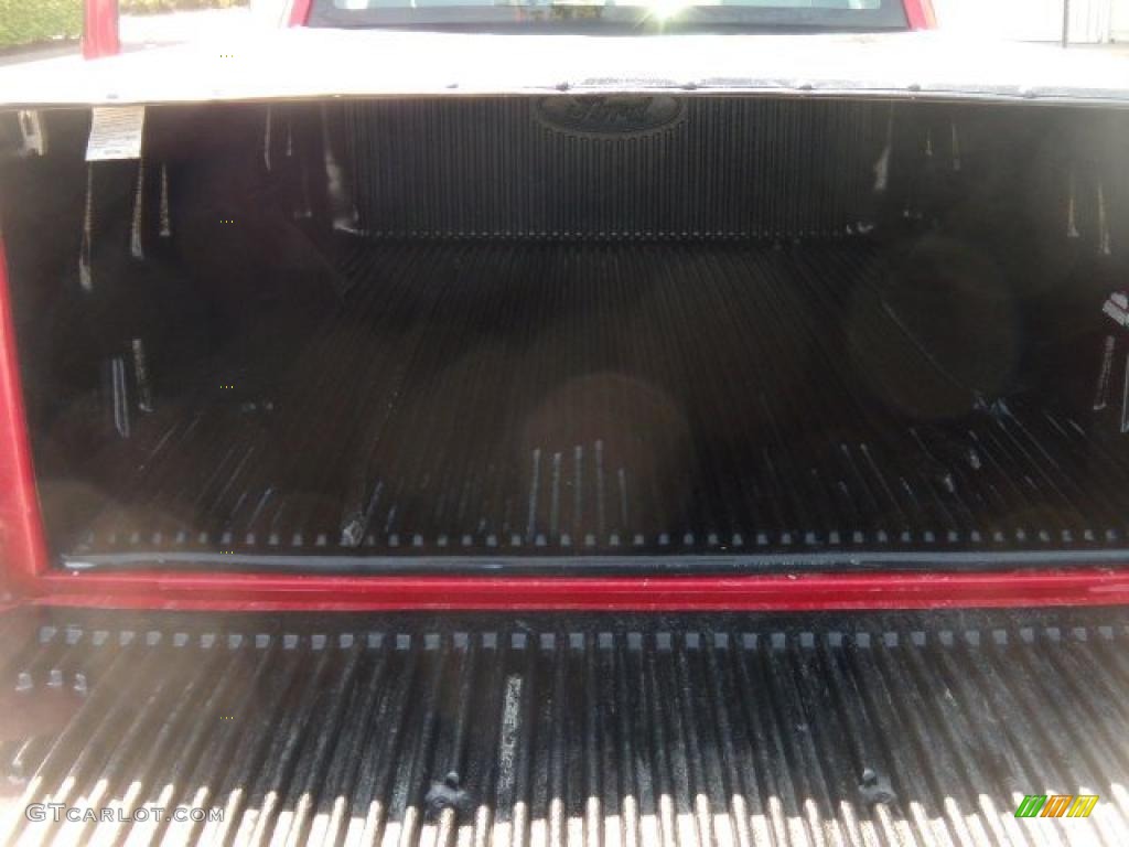 2006 F150 XL Regular Cab - Bright Red / Medium/Dark Flint photo #13