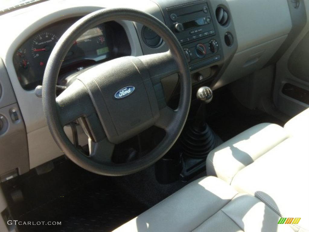 2006 F150 XL Regular Cab - Bright Red / Medium/Dark Flint photo #14