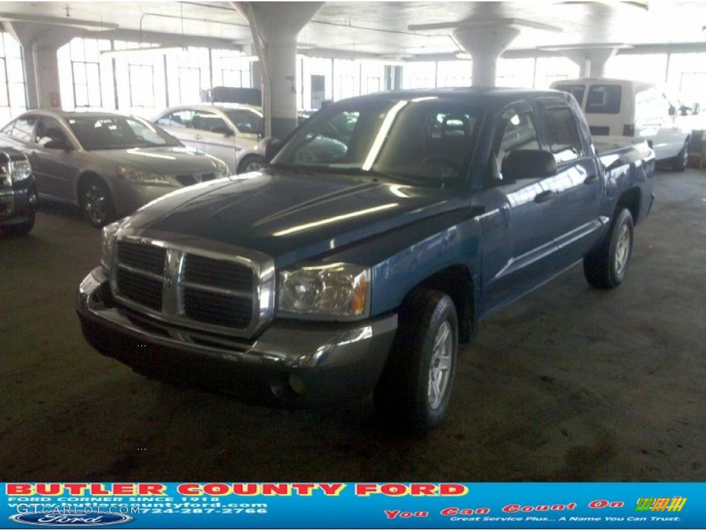 2005 Dakota SLT Quad Cab 4x4 - Atlantic Blue Pearl / Medium Slate Gray photo #2