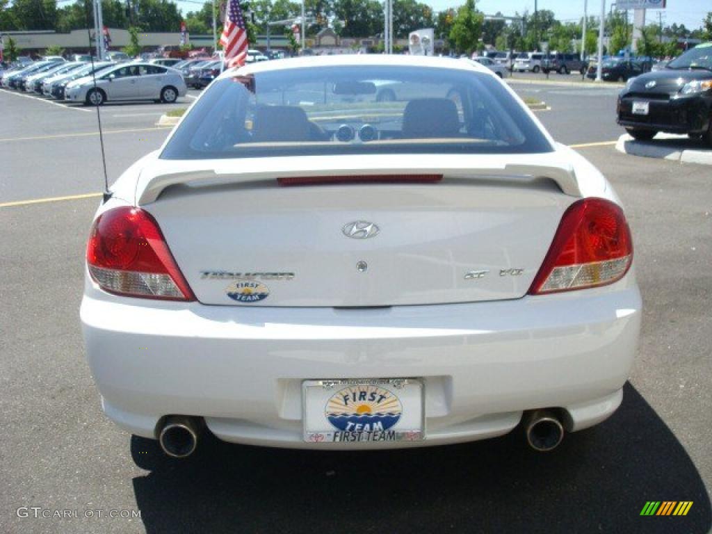 2006 Tiburon GT - Alpine White / Beige photo #5