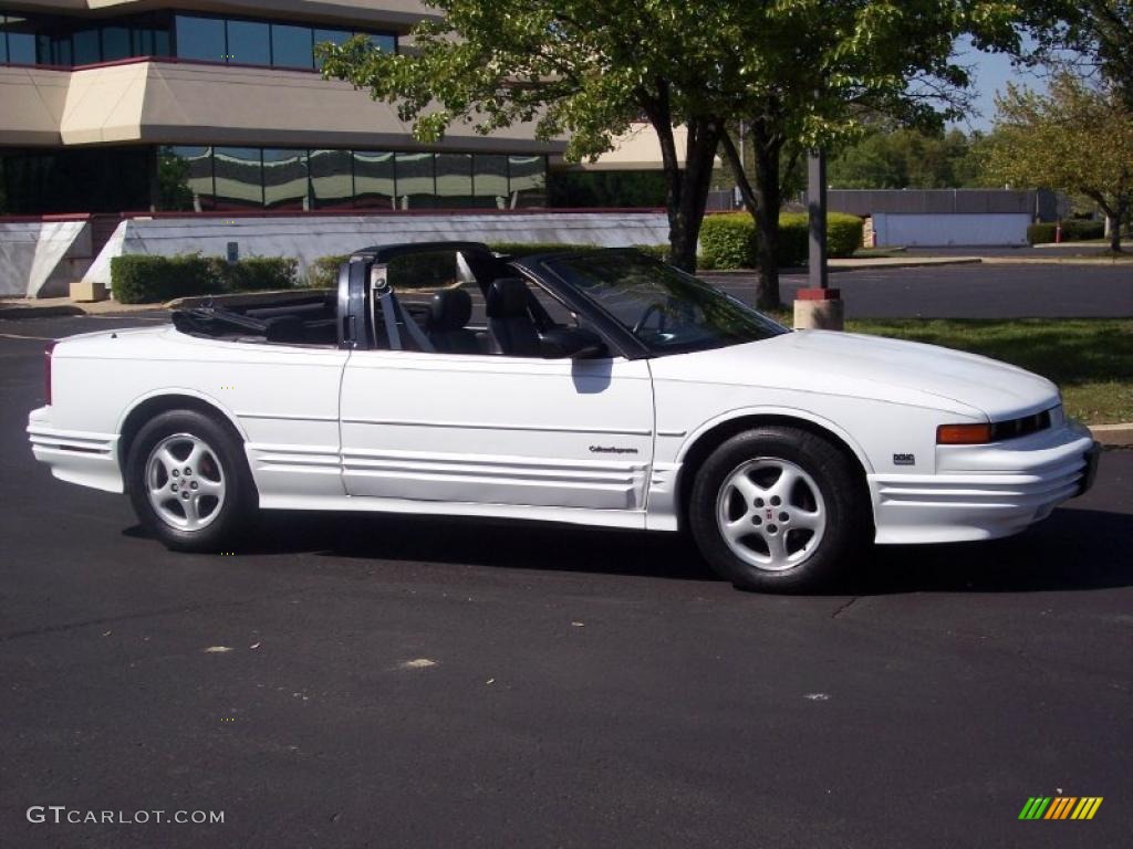 1994 Cutlass Supreme Convertible - Bright White / Black photo #2