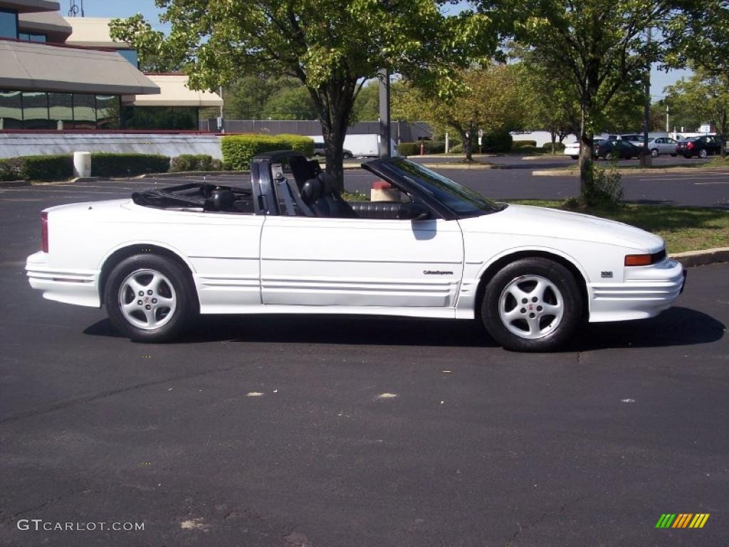 1994 Cutlass Supreme Convertible - Bright White / Black photo #3