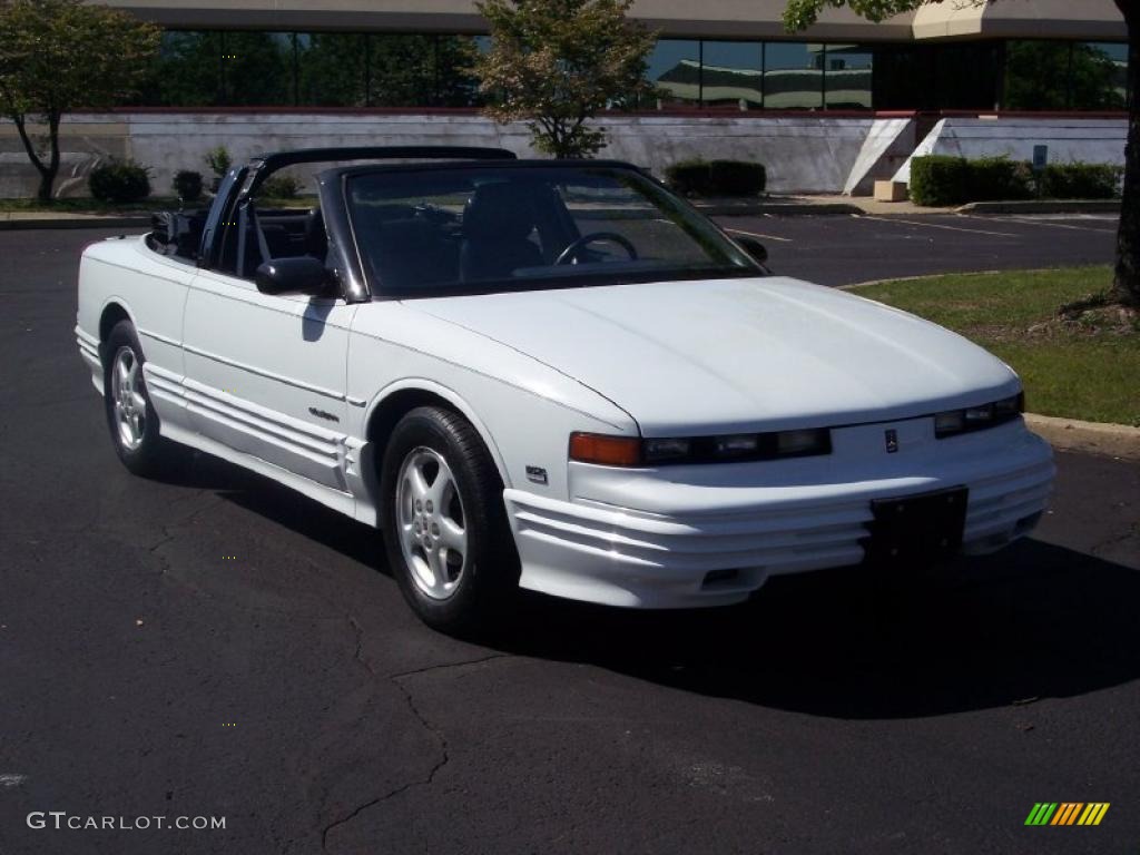 1994 Cutlass Supreme Convertible - Bright White / Black photo #4