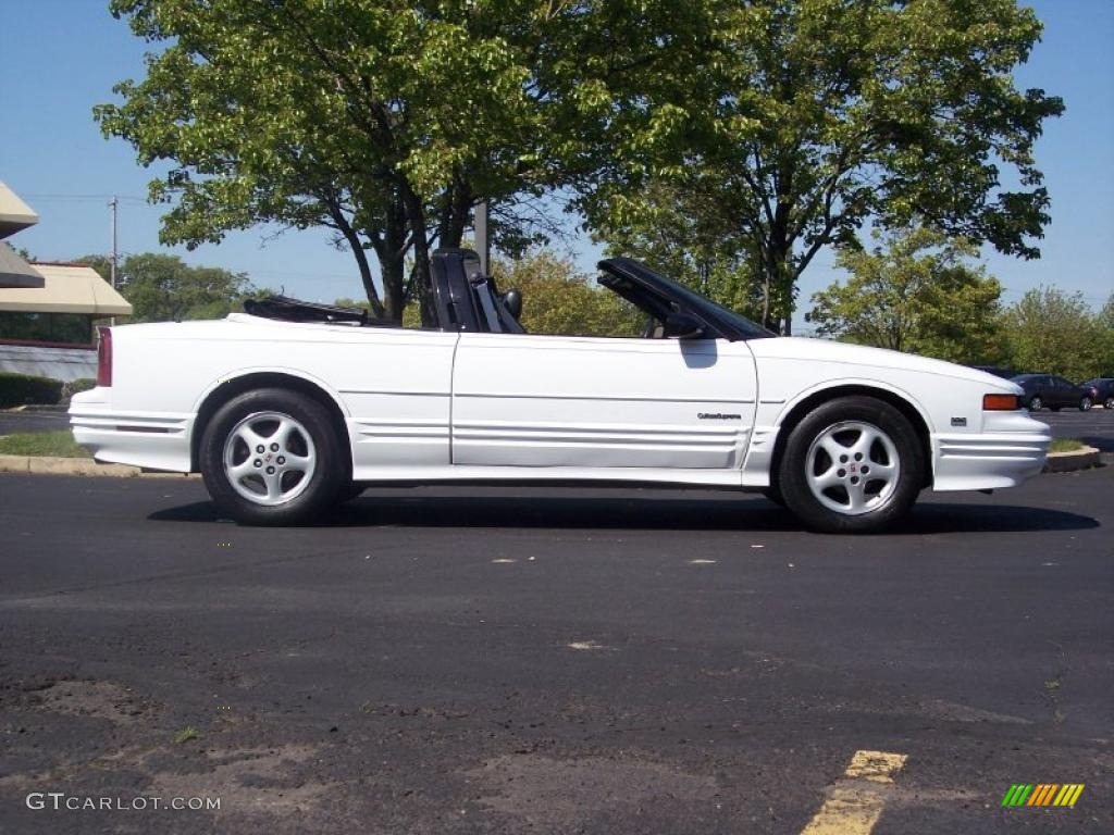 1994 Cutlass Supreme Convertible - Bright White / Black photo #8