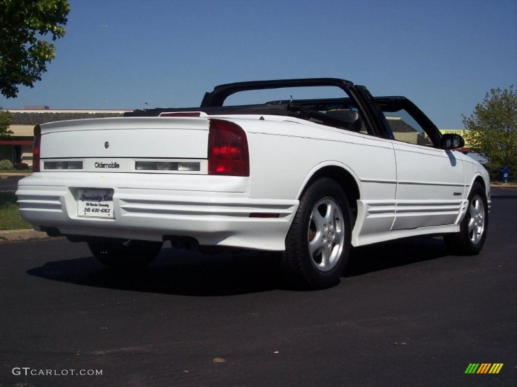 1994 Cutlass Supreme Convertible - Bright White / Black photo #10