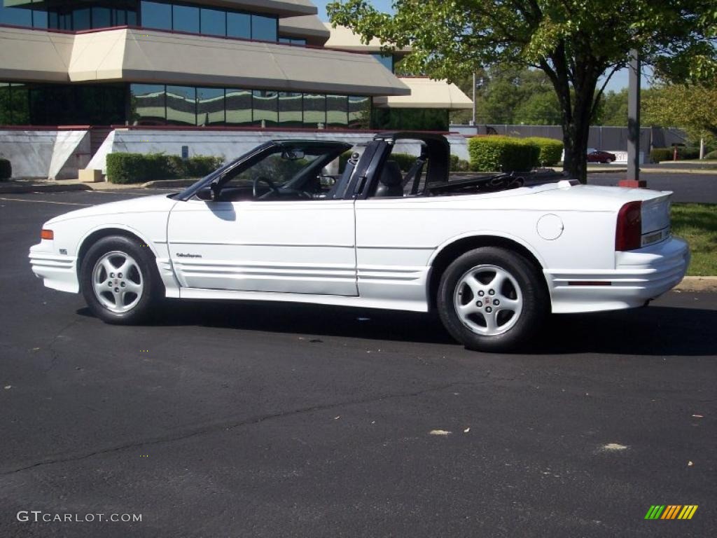 1994 Cutlass Supreme Convertible - Bright White / Black photo #14