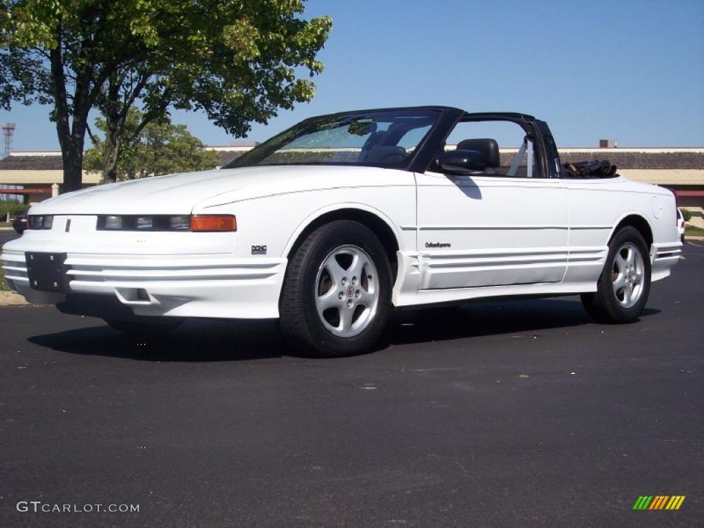 1994 Cutlass Supreme Convertible - Bright White / Black photo #16