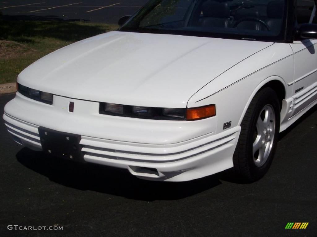 1994 Cutlass Supreme Convertible - Bright White / Black photo #17