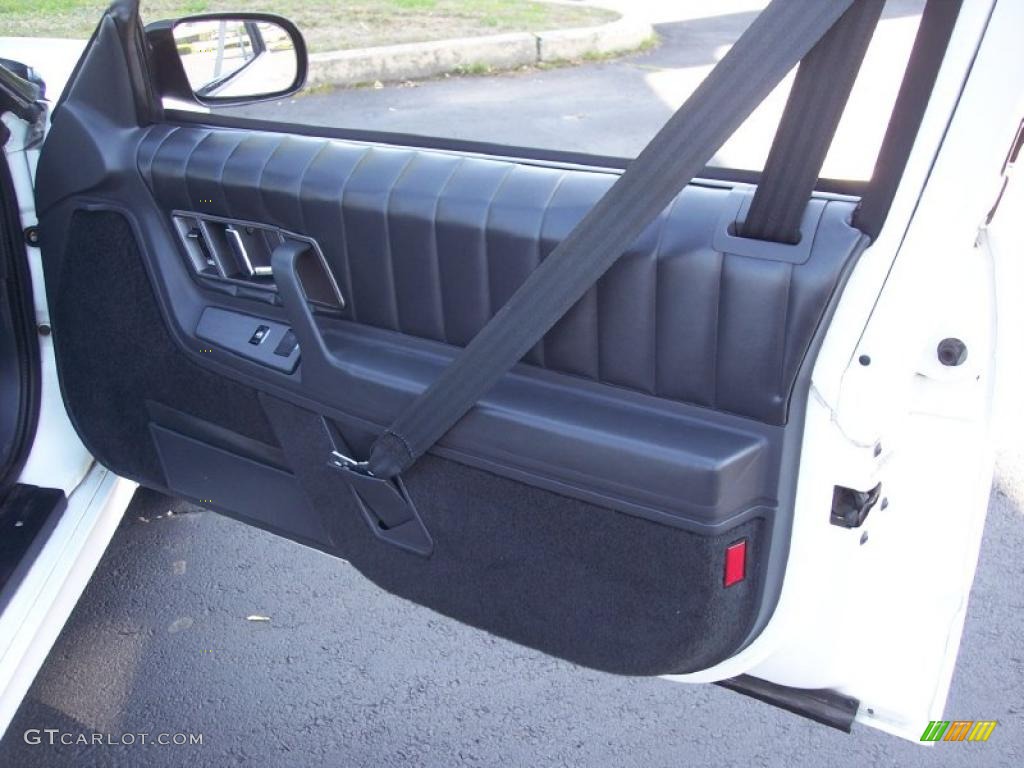 1994 Cutlass Supreme Convertible - Bright White / Black photo #33