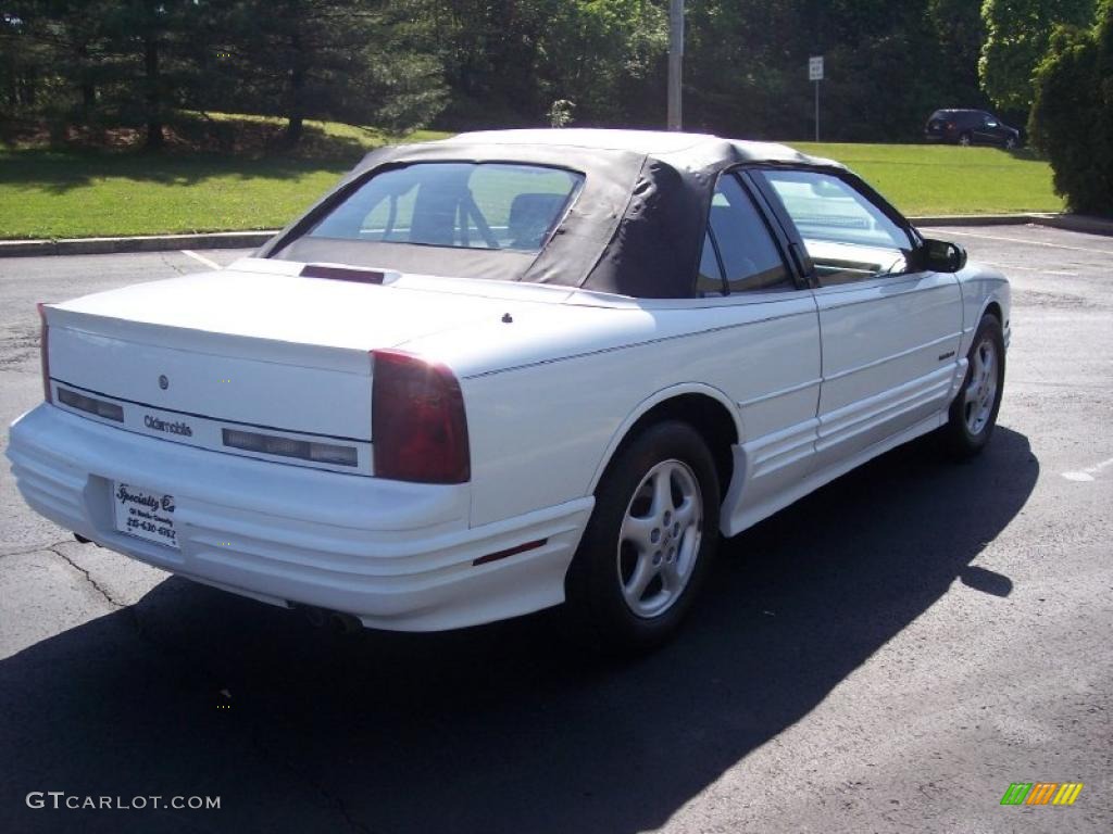 1994 Cutlass Supreme Convertible - Bright White / Black photo #51