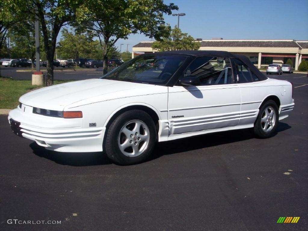 1994 Cutlass Supreme Convertible - Bright White / Black photo #54