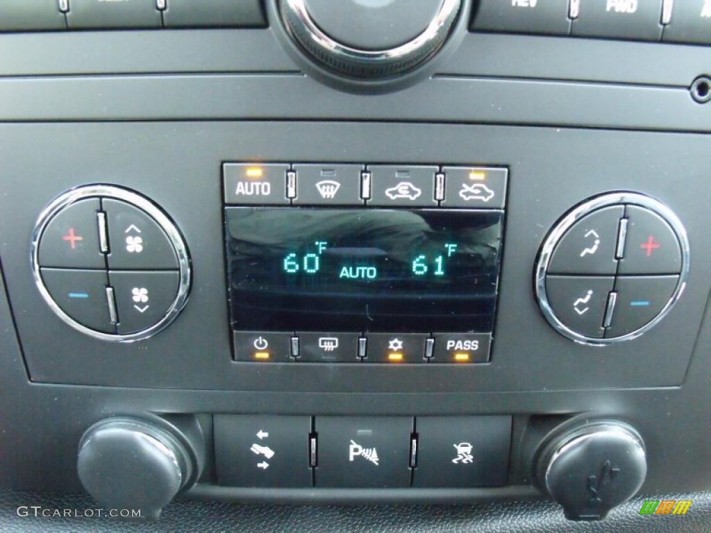 2010 Sierra 1500 SLE Crew Cab - Laser Blue Metallic / Ebony photo #21