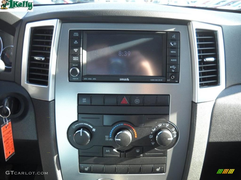 2009 Grand Cherokee Laredo 4x4 - Blaze Red Crystal Pearl / Medium Slate Gray/Dark Slate Gray photo #17