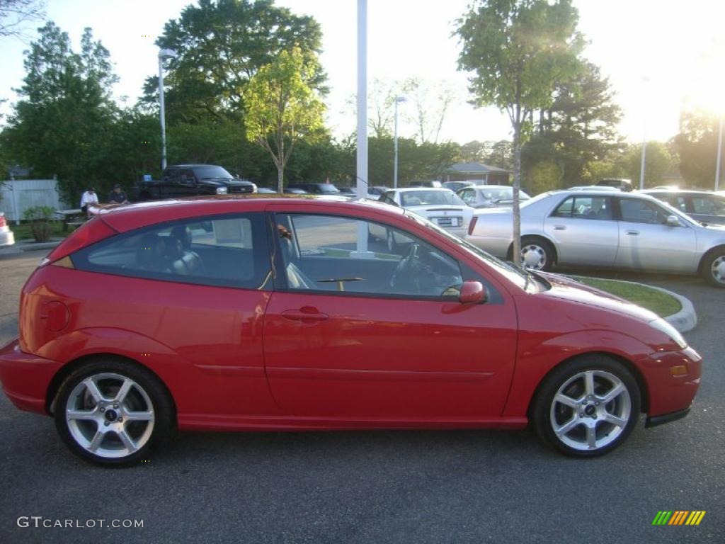 2004 Focus SVT Coupe - Infra-Red / Black/Red photo #7