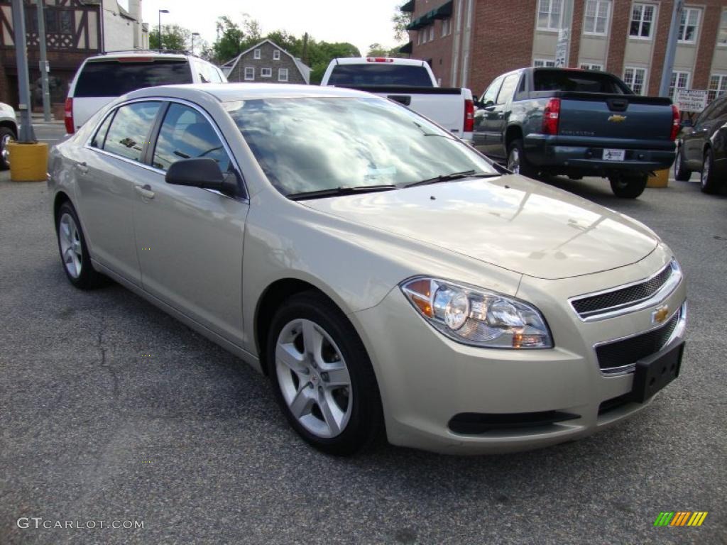 2010 Malibu LS Sedan - Gold Mist Metallic / Cocoa/Cashmere photo #4