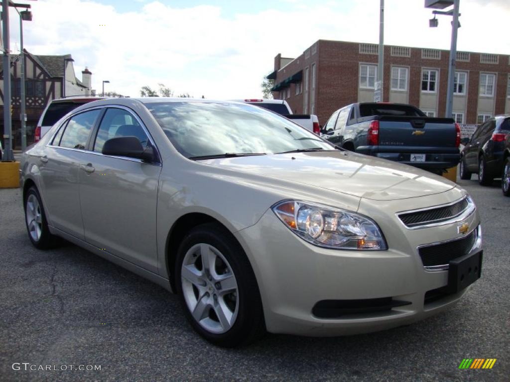 2010 Malibu LS Sedan - Gold Mist Metallic / Cocoa/Cashmere photo #5