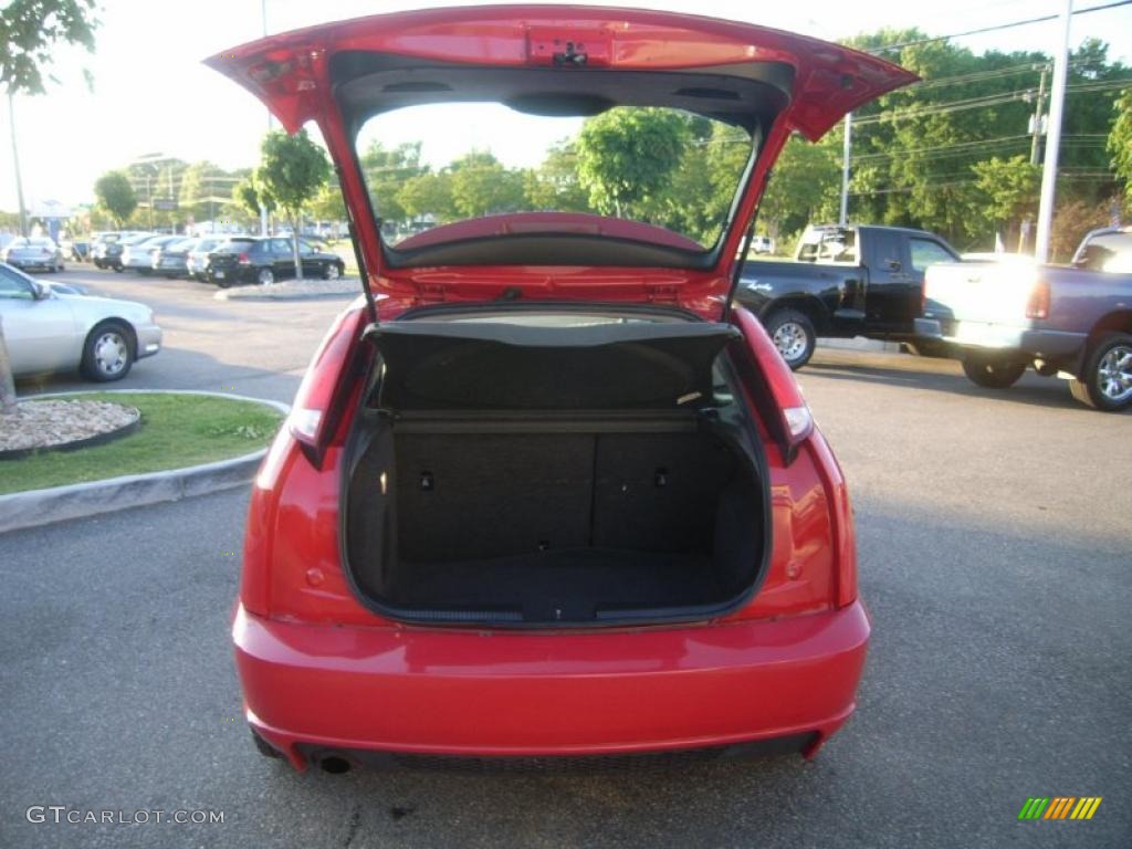 2004 Focus SVT Coupe - Infra-Red / Black/Red photo #12