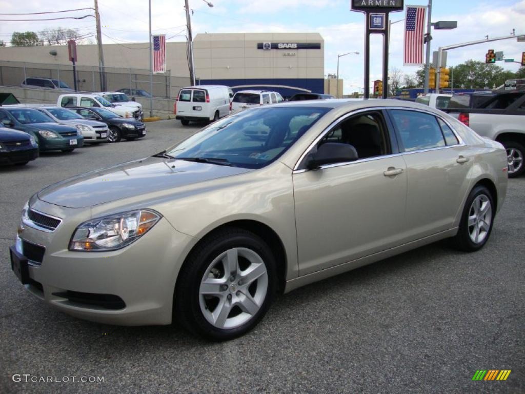 2010 Malibu LS Sedan - Gold Mist Metallic / Cocoa/Cashmere photo #10
