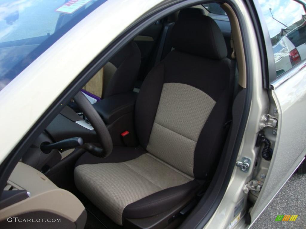 2010 Malibu LS Sedan - Gold Mist Metallic / Cocoa/Cashmere photo #16