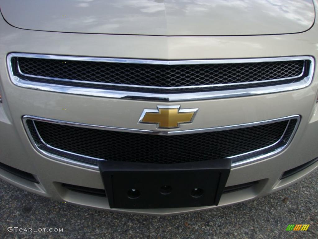 2010 Malibu LS Sedan - Gold Mist Metallic / Cocoa/Cashmere photo #29