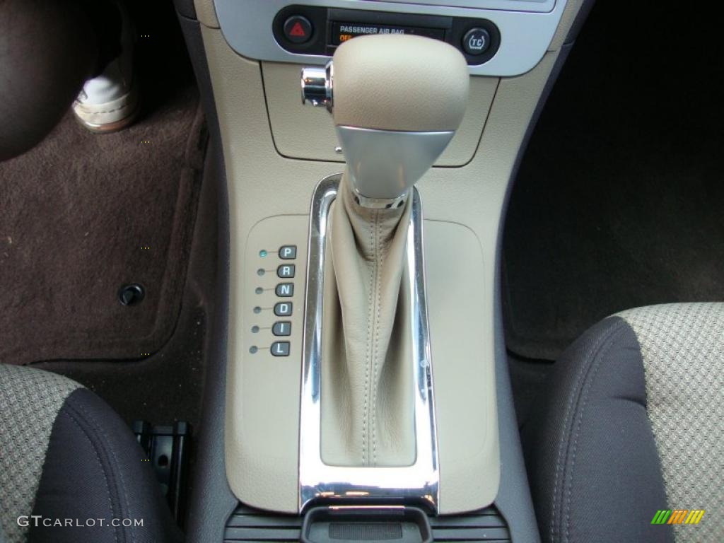 2010 Malibu LS Sedan - Gold Mist Metallic / Cocoa/Cashmere photo #31