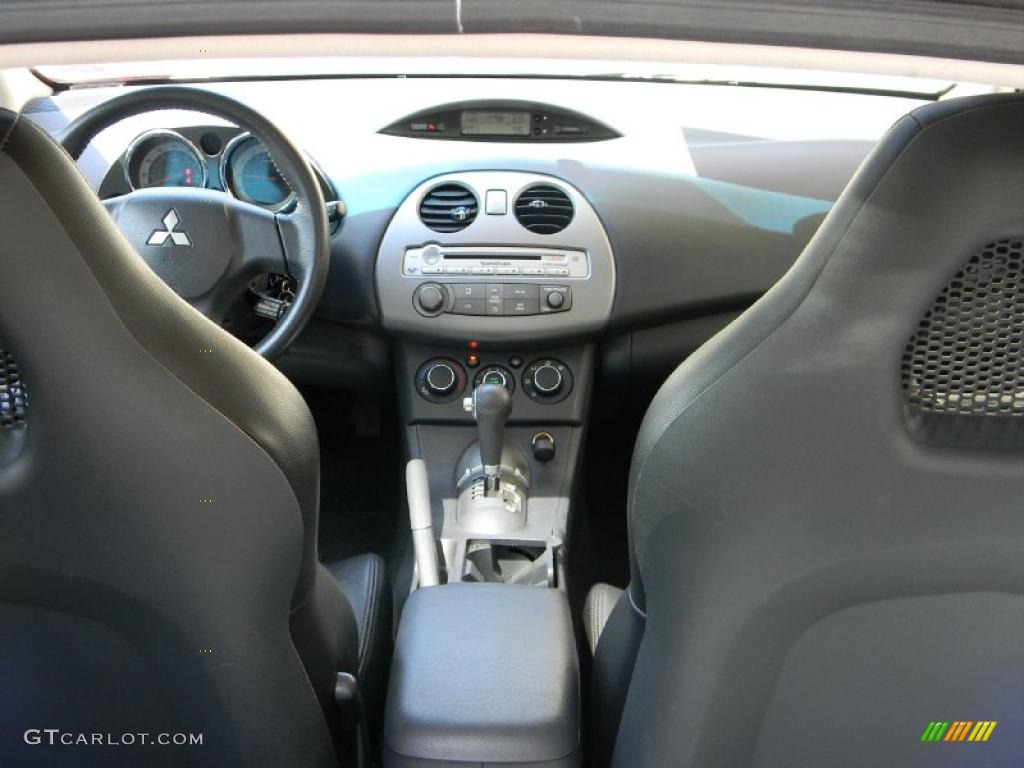 2006 Eclipse GS Coupe - Pure Red / Dark Charcoal photo #13