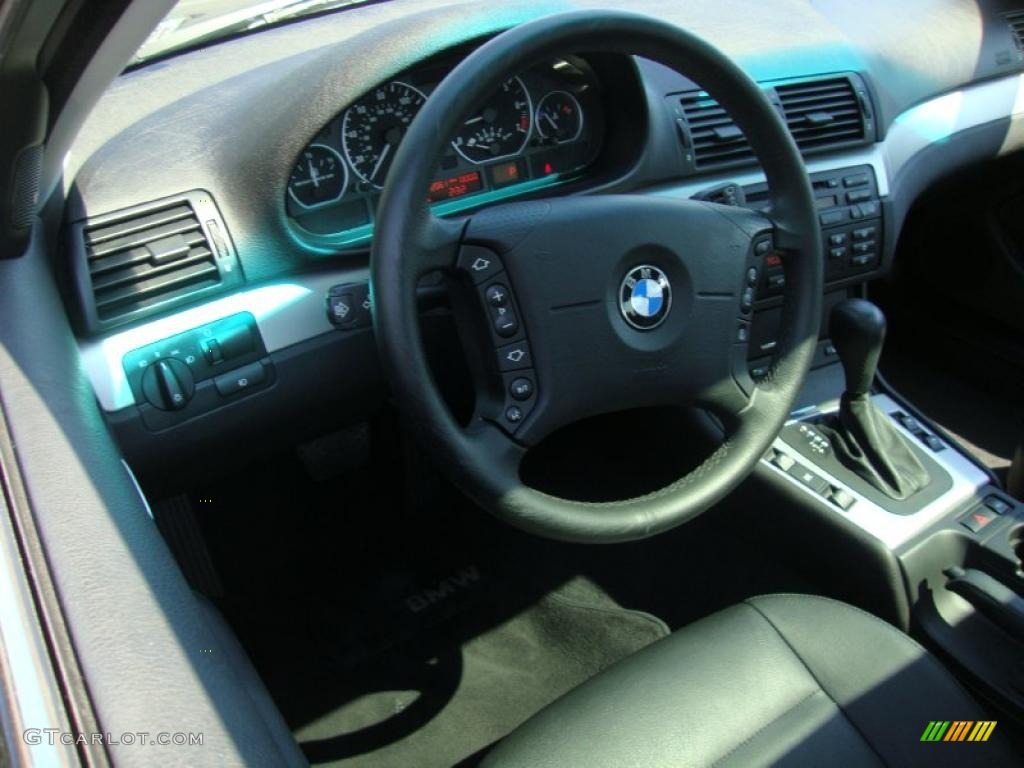 2004 3 Series 330xi Sedan - Jet Black / Black photo #12