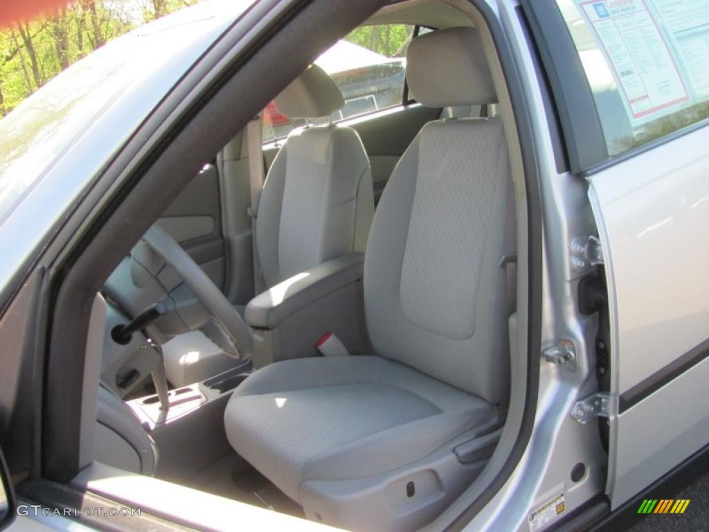 2005 Malibu Sedan - Galaxy Silver Metallic / Gray photo #9