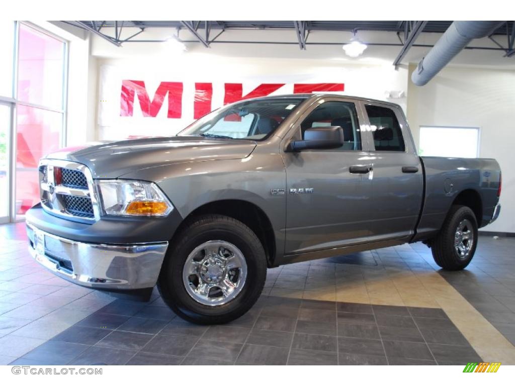 2010 Ram 1500 ST Quad Cab 4x4 - Mineral Gray Metallic / Dark Slate Gray photo #1