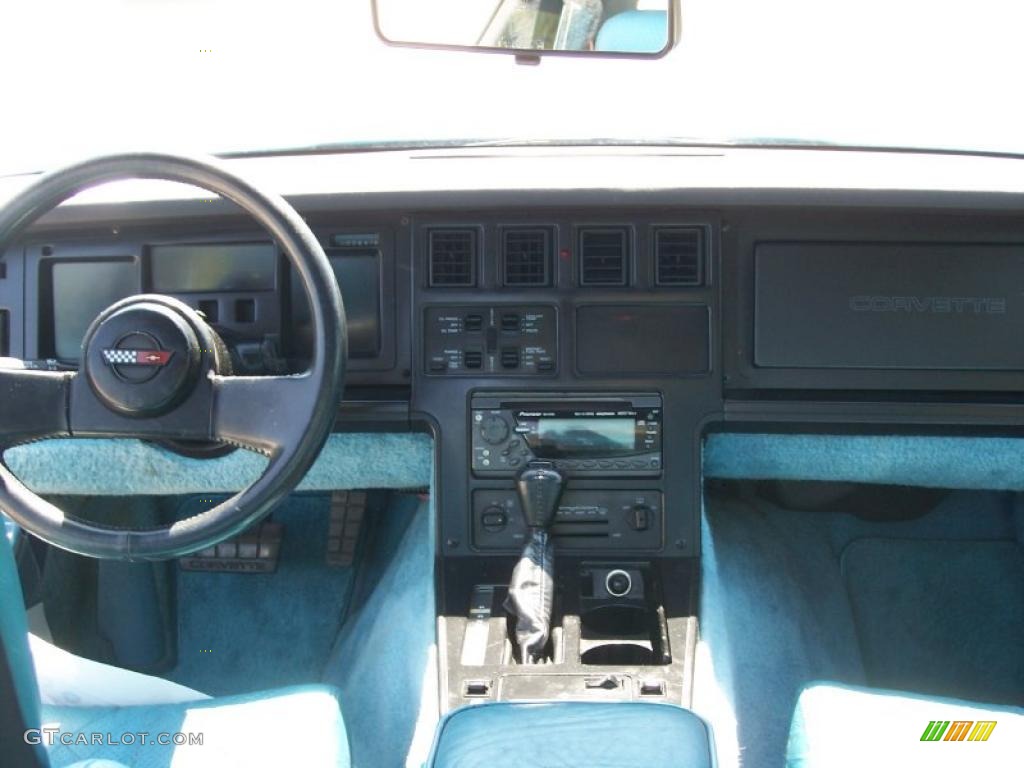 1987 Corvette Coupe - Medium Blue Metallic / Blue photo #7