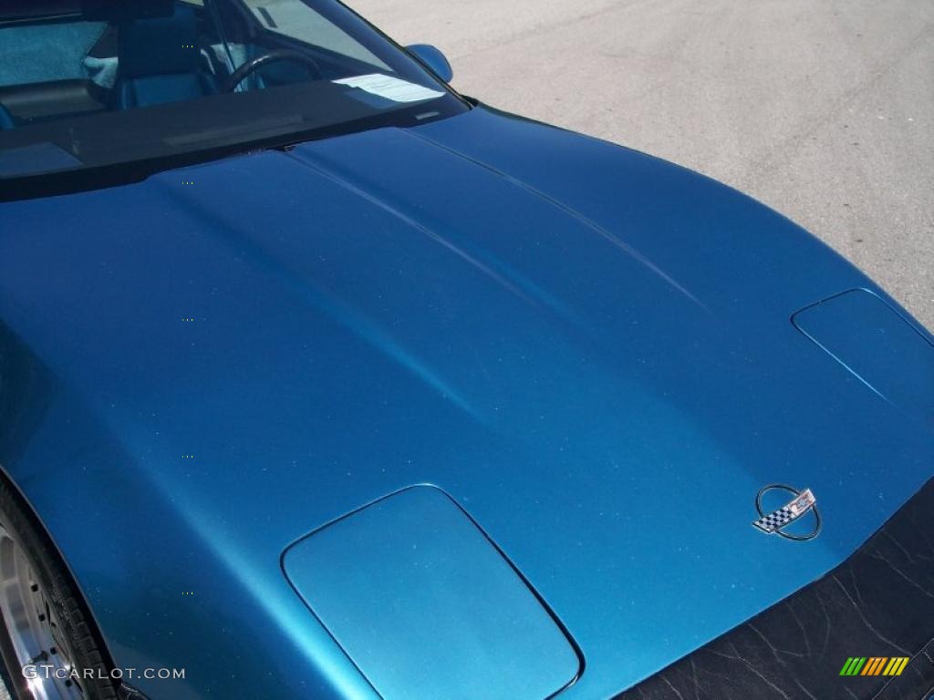 1987 Corvette Coupe - Medium Blue Metallic / Blue photo #11