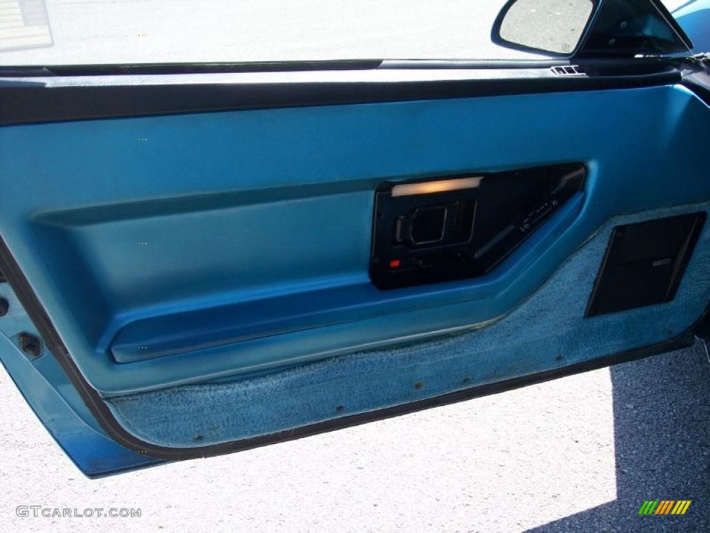 1987 Corvette Coupe - Medium Blue Metallic / Blue photo #16