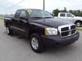 Brilliant Black Crystal Pearl - Dakota SXT Club Cab Photo No. 10