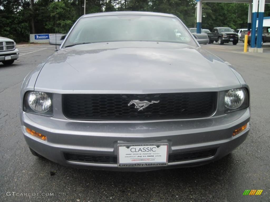 2007 Mustang V6 Deluxe Coupe - Tungsten Grey Metallic / Dark Charcoal photo #5