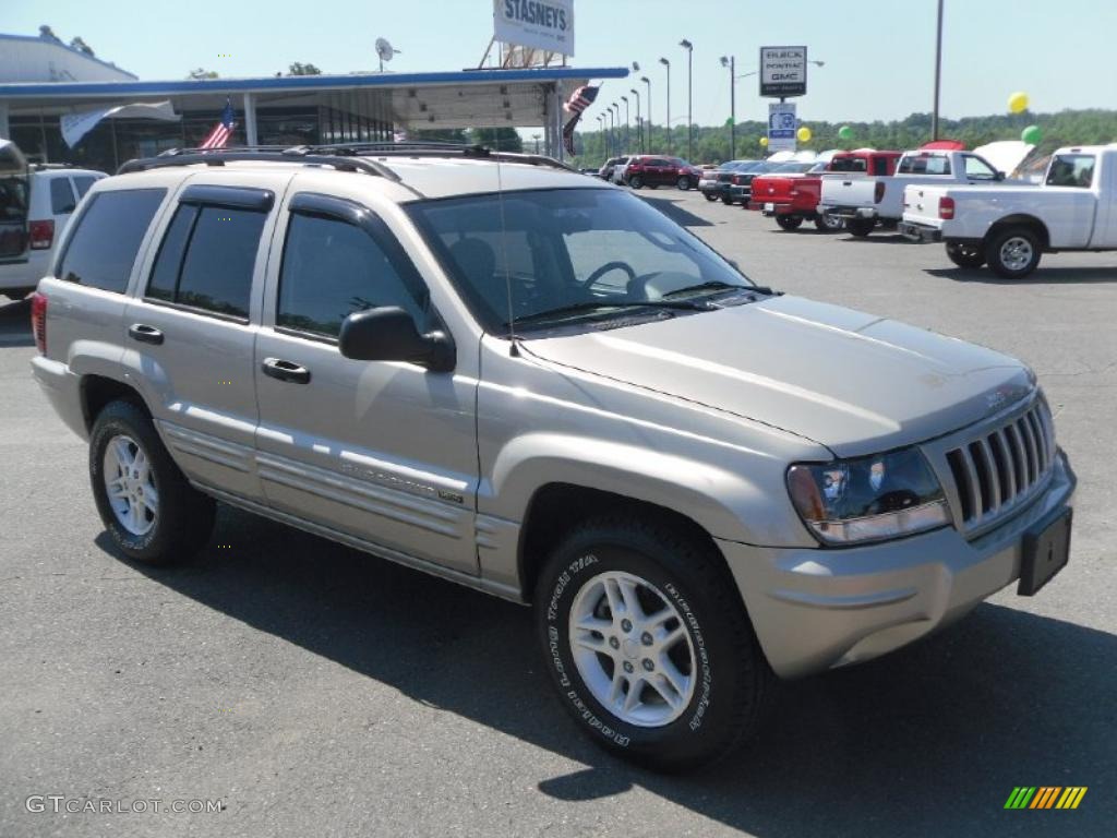 2004 Grand Cherokee Laredo - Light Pewter Metallic / Taupe photo #5