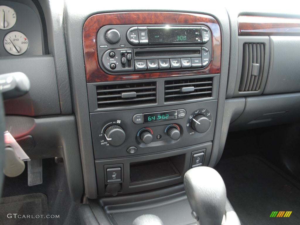 2004 Grand Cherokee Limited 4x4 - Bright Silver Metallic / Dark Slate Gray photo #15