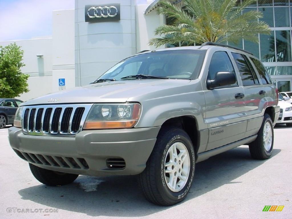 2002 Grand Cherokee Laredo - Silverstone Metallic / Dark Slate Gray photo #1