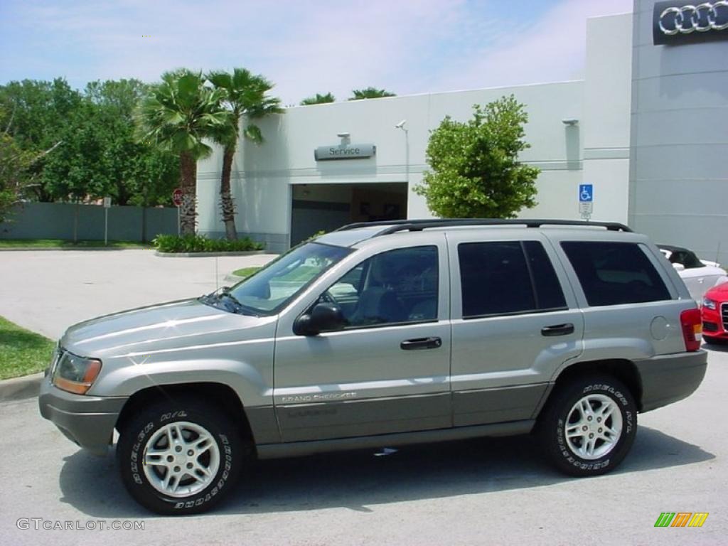 2002 Grand Cherokee Laredo - Silverstone Metallic / Dark Slate Gray photo #2