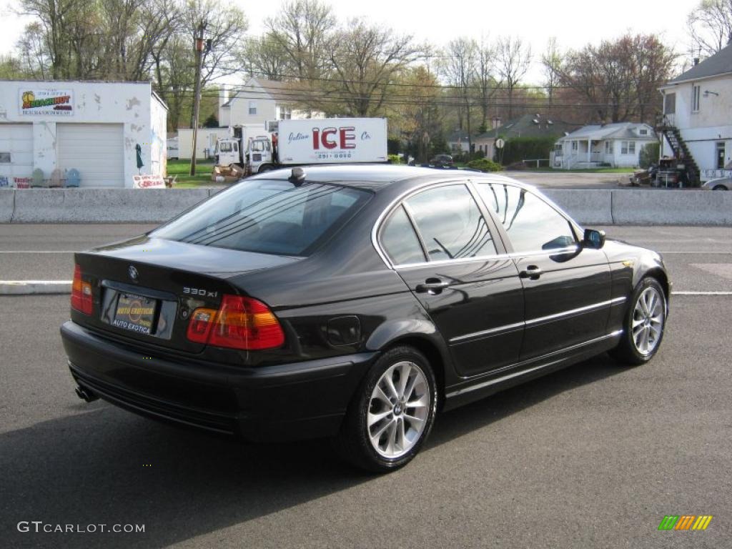 2004 3 Series 330xi Sedan - Jet Black / Black photo #3