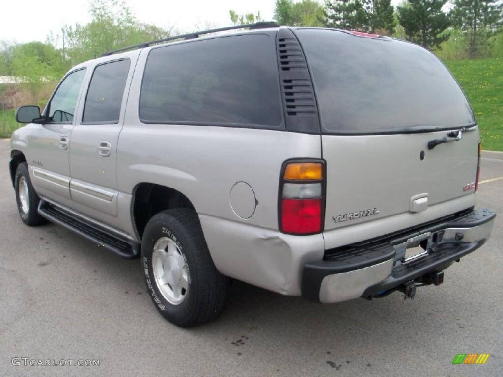 2004 Yukon XL 1500 SLE 4x4 - Silver Birch Metallic / Neutral/Shale photo #3