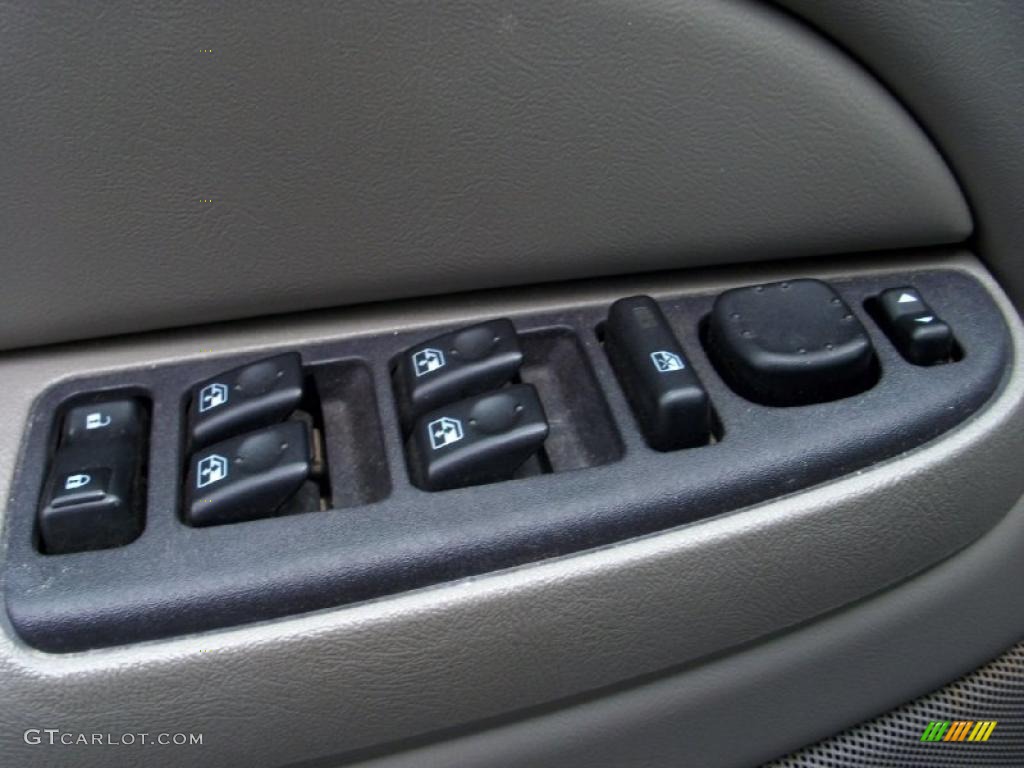 2004 Yukon XL 1500 SLE 4x4 - Silver Birch Metallic / Neutral/Shale photo #21