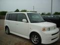 Polar White - xB  Photo No. 3