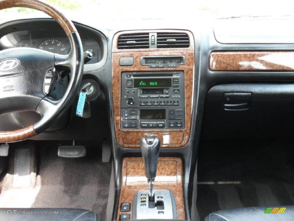2004 XG350 L Sedan - Titanium / Black photo #15